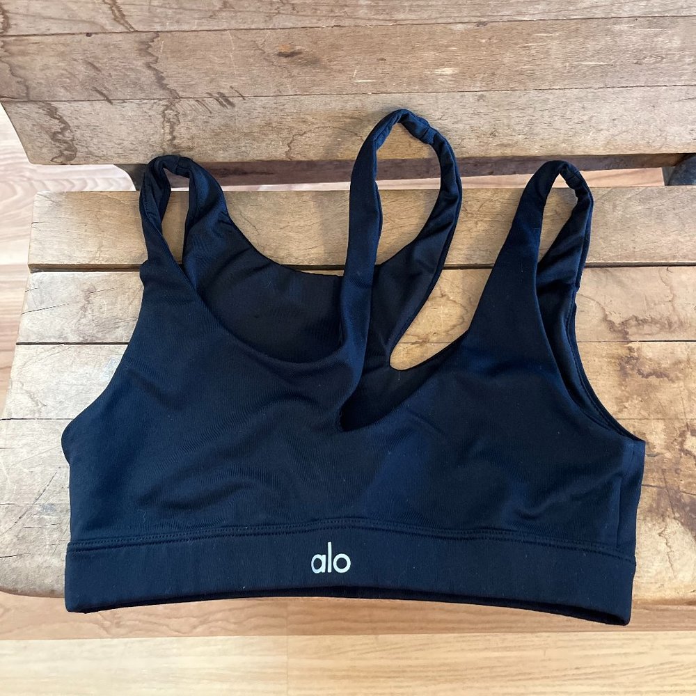 Alo Yago Woman's Black Peak Sports Bra xs